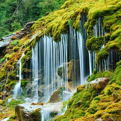 Scenic Waterfalls Live Wallpaper